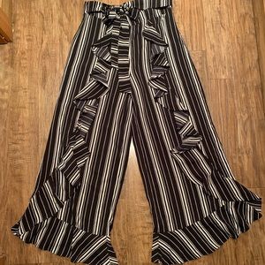 BNWT Black and White ruffle pants